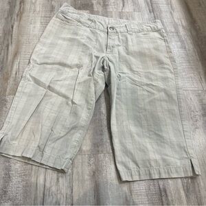 Patagonia Women's Size 10 100% Organic Cotton Gray Capri Pants Glen